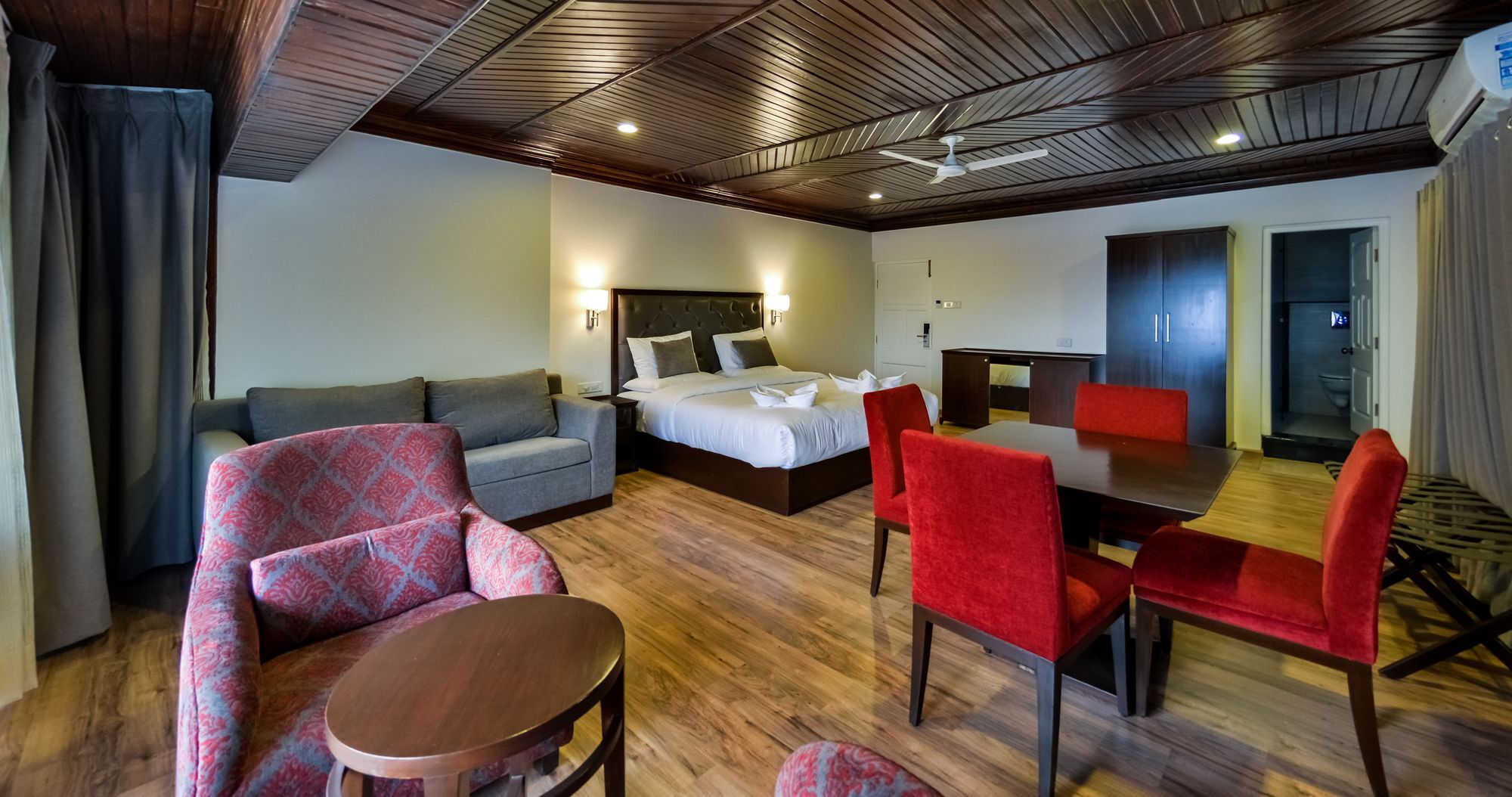 Hotel Metropolis Сринагар Экстерьер фото